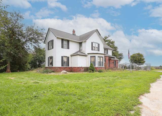 Property at 4320 E 10000n Rd, Manteno, IL 60950, 4 beds, 2 baths