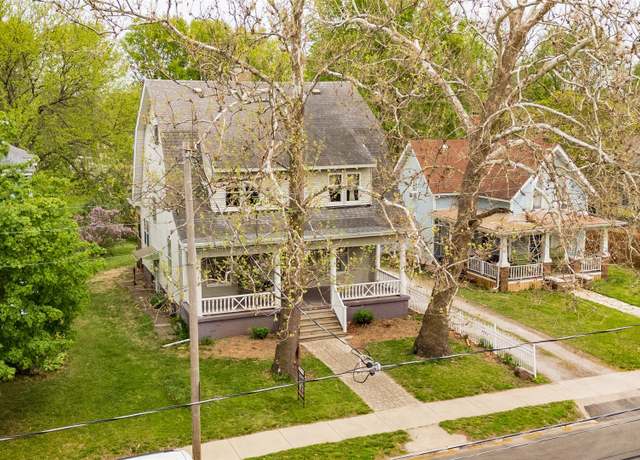 Property at 909 W Wood St, Bloomington, IL 61701, 5 beds, 2 baths