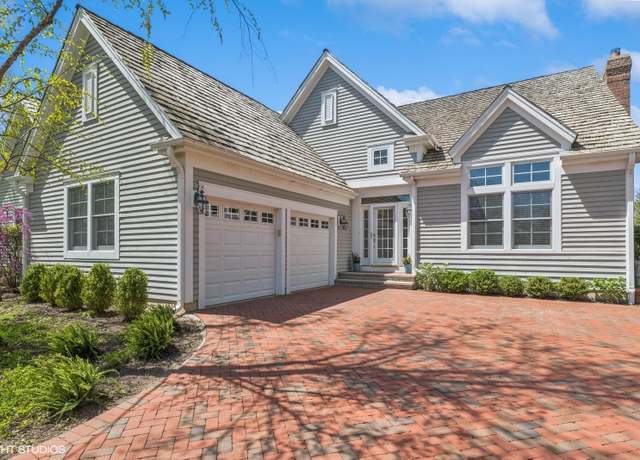 Property at 30 S Canterbury Ct, Lake Forest, IL 60045, 2 beds, 3.5 baths