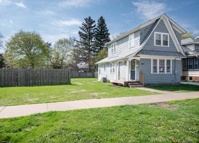 Property at 633 Watson St, Aurora, IL 60505, 2 beds, 1 bath