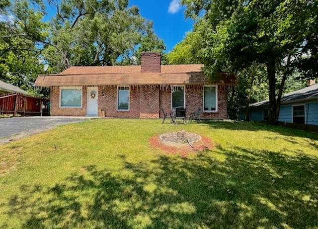 Property at 1 NE Circle Dr, Joliet, IL 60433, 4 beds, 1.5 baths