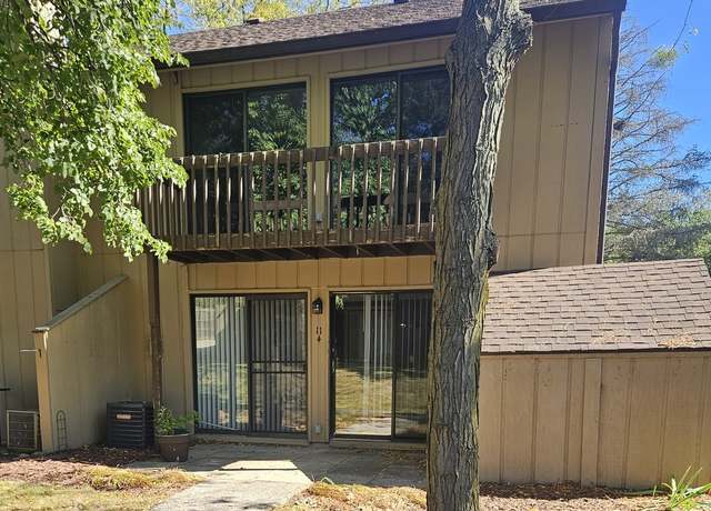 Property at 11 Saint Thomas Colony #4, Fox Lake, IL 60020, 2 beds, 1 bath