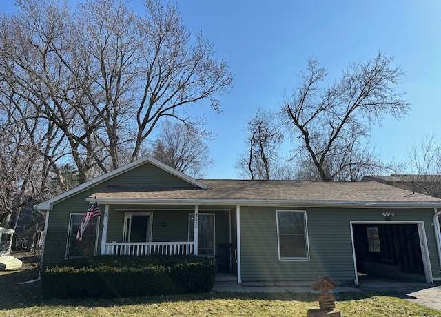 Property at 426 Venice Rd, Lakemoor, IL 60051, 2 beds, 1 bath