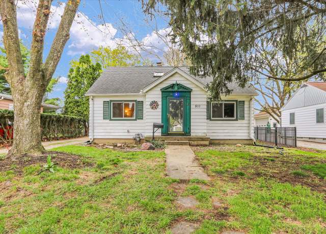 Property at 511 S Russell St, Champaign, IL 61821, 4 beds, 2 baths