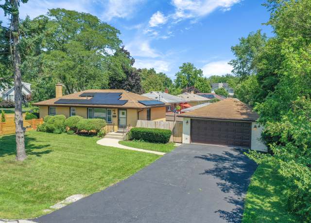 Property at 128 8th St, Downers Grove, IL 60515, 4 beds, 2 baths