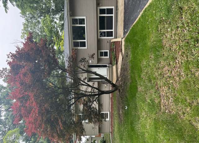 Property at 105 Channahon St, Shorewood, IL 60404, 5 beds, 2 baths