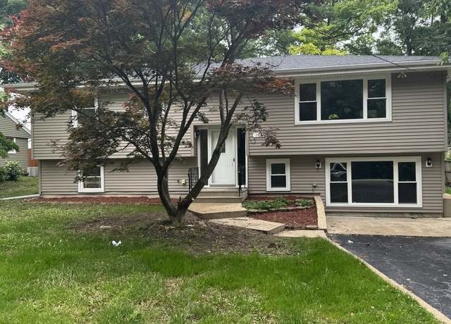 Property at 105 Channahon St, Shorewood, IL 60404, 5 beds, 2 baths