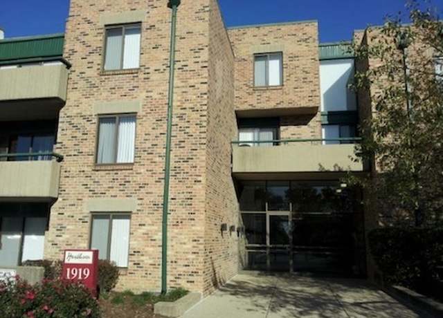 Property at 1919 Prairie Sq #204, Schaumburg, IL 60173, 1 bed, 1 bath