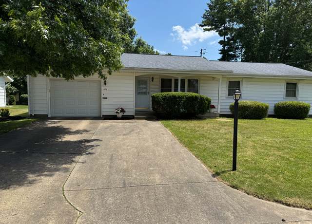 Property at 824 Kenton Dr, Charleston, IL 61920, 4 beds