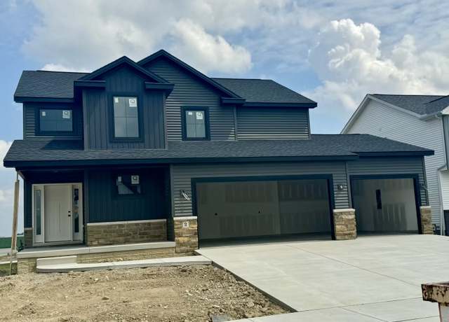 Property at 2 Roscoe Ct, Bloomington, IL 61705, 4 beds, 2.5 baths