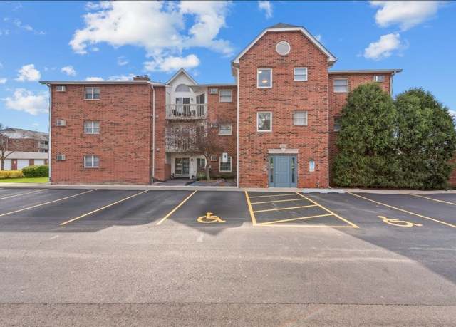 Property at 1363 Cunat Ct Unit 3B, Lake In The Hills, IL 60156, 1 bed, 1 bath