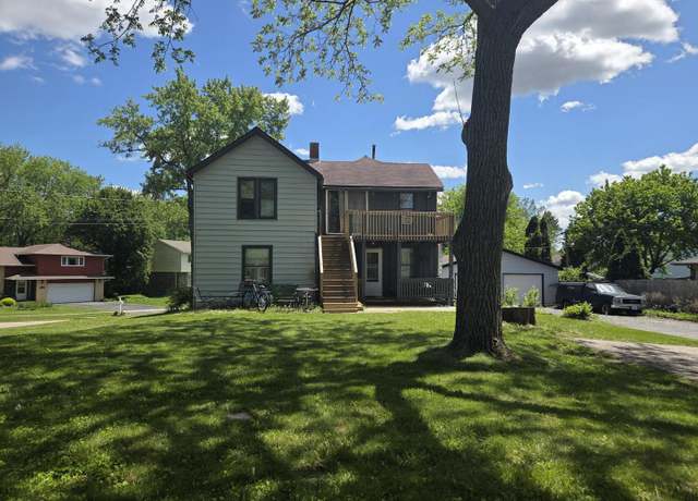 Property at 945-947 South St, Woodstock, IL 60098, 4 beds, 2 baths