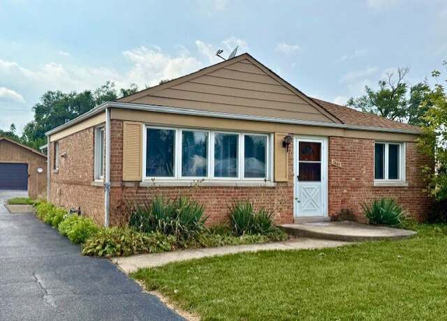 Property at 2462 S Scott St, Des Plaines, IL 60018, 2 beds, 1 bath