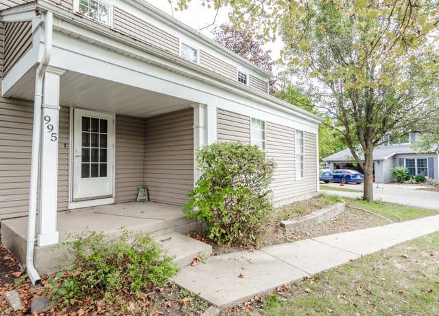 Property at 995 Bosworthfield Rd, Barrington, IL 60010, 4 beds, 2.5 baths