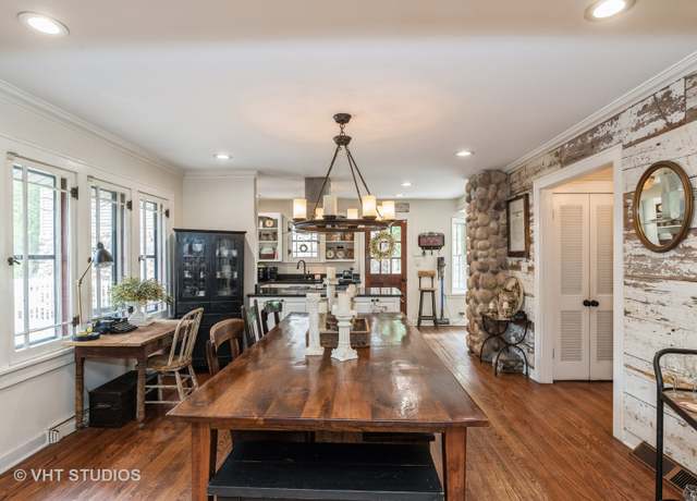 Property at 26821 N Oakdale Ln, Mundelein, IL 60060, 3 beds, 2 baths