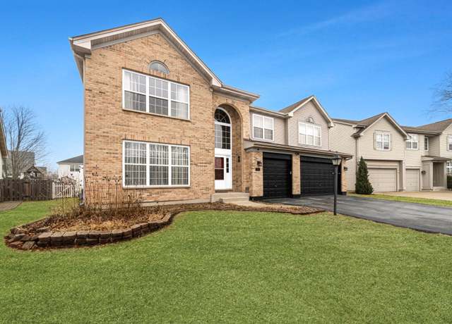 Property at 4711 Windridge Ct, Carpentersville, IL 60110, 4 beds, 2.5 baths