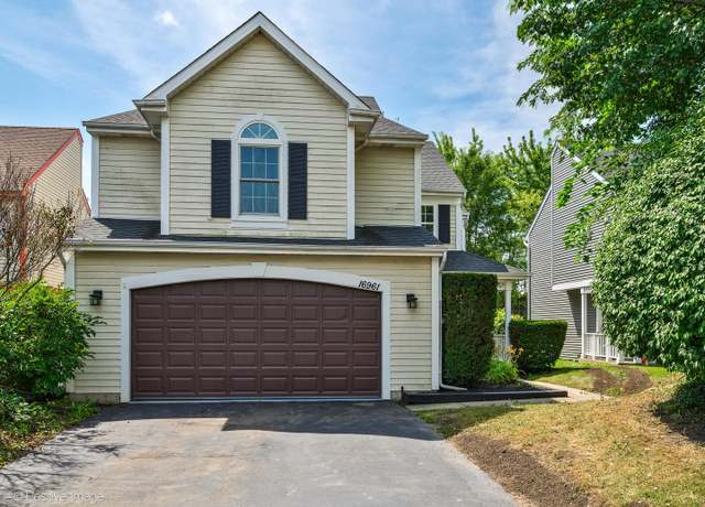 Property at 16961 W Serranda Dr, Libertyville, IL 60048, 3 beds, 2.5 baths