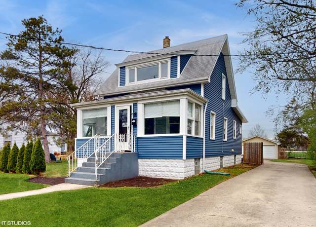 Property at 666 Greenview Ave, Des Plaines, IL 60016, 2 beds, 2 baths
