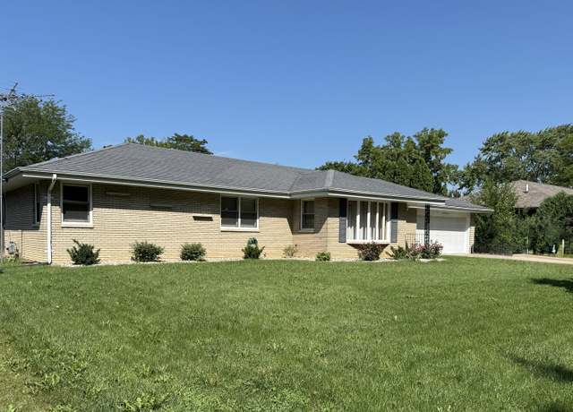 Property at 517 Terry Dr, Joliet, IL 60435, 3 beds, 1.5 baths