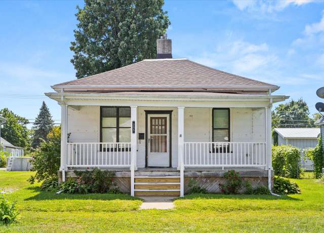 Property at 305 W Grant St, Streator, IL 61364, 3 beds, 1 bath