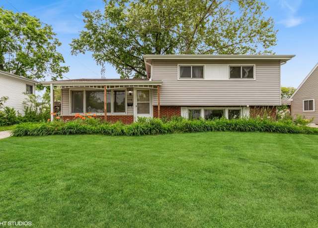 Property at 116 E Armitage Ave, Addison, IL 60101, 3 beds, 2 baths