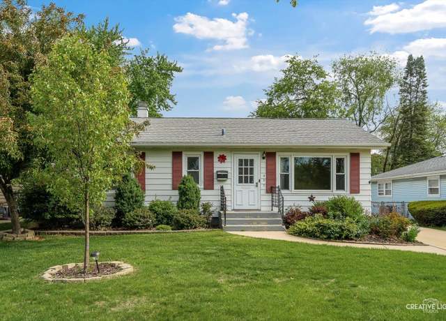 Property at 827 Lakewood Pl, Aurora, IL 60506, 3 beds, 2 baths