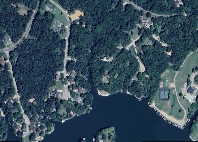 Property at 16 Country Club Dr, Putnam, IL 61560