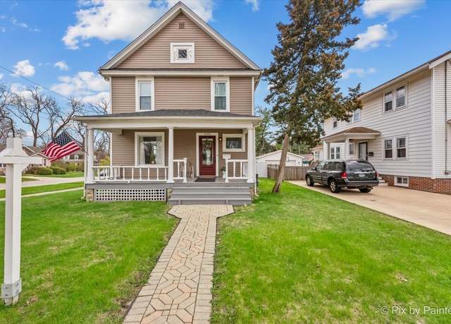 Property at 1102 W Galena Blvd, Aurora, IL 60506, 3 beds, 1.5 baths