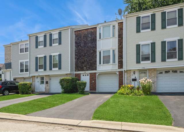 Property at 1988 Oxford Ln, Hoffman Estates, IL 60169, 2 beds, 1.5 baths