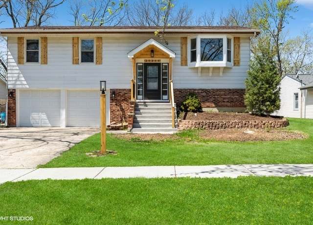 Property at 20216 S Greenfield Ln, Frankfort, IL 60423, 5 beds, 2 baths