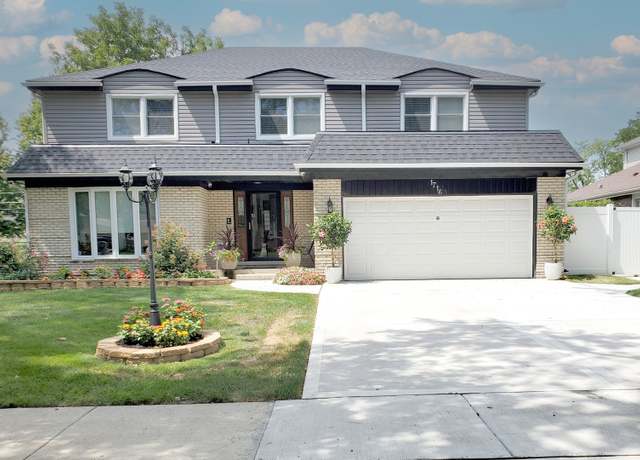Property at 1716 N Beech Rd, Mount Prospect, IL 60056, 5 beds, 2.5 baths