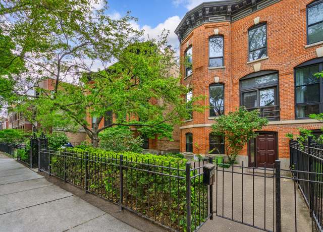 Property at 820 W Lill Ave, Chicago, IL 60614, 3 beds, 3.5 baths