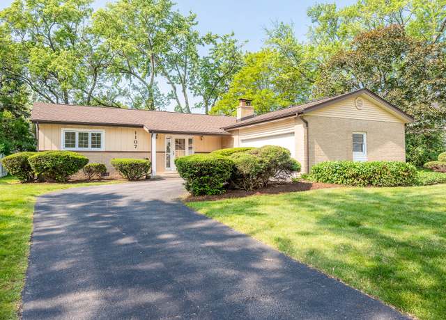Property at 1107 Belair Dr, Darien, IL 60561, 3 beds, 2 baths