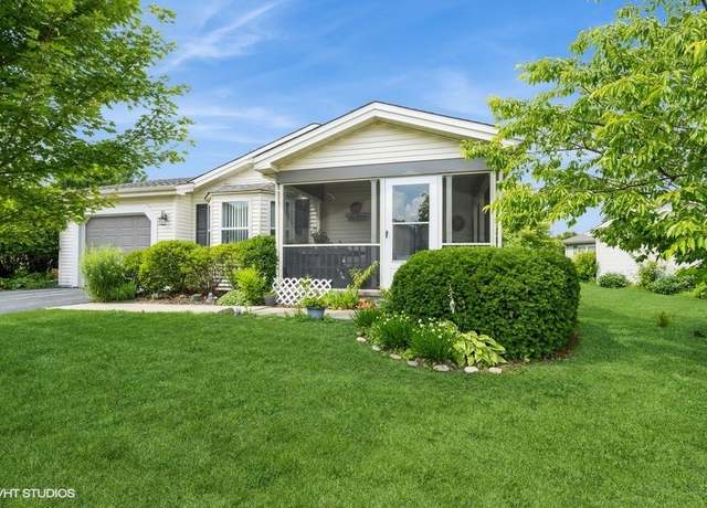 Property at 1016 Castleton Ct, Grayslake, IL 60030, 2 beds, 1.5 baths