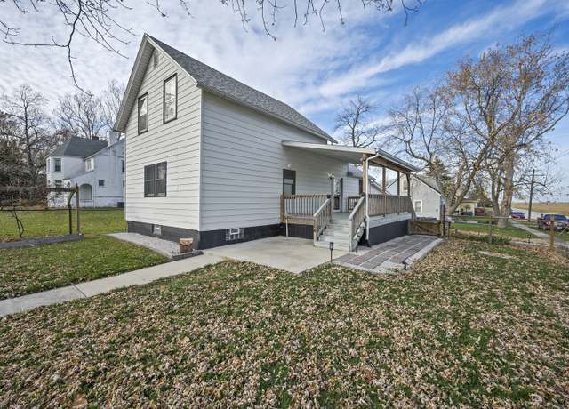 Property at 524 E 6th St, Minonk, IL 61760, 3 beds, 1 bath