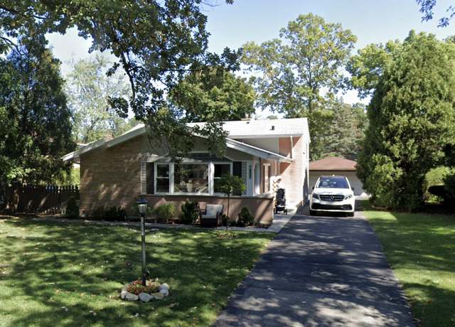 Property at 1237 Heatherfield Ln, Glenview, IL 60025, 3 beds, 3.5 baths