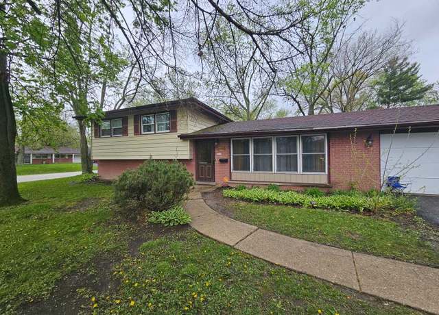 Property at 18840 Loretto Ln, Country Club Hills, IL 60478, 3 beds, 2 baths