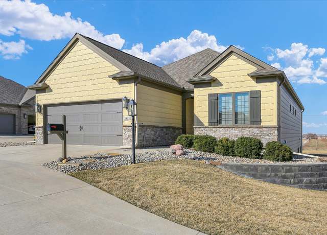 Property at 2927 Greystone Pl, Champaign, IL 61822, 3 beds, 3 baths