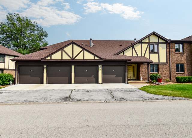 Property at 208 Carol Ct Unit A2, Pontiac, IL 61764, 2 beds, 2 baths