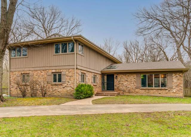 Property at 1209 Oak Trail Dr, Libertyville, IL 60048, 4 beds, 3 baths