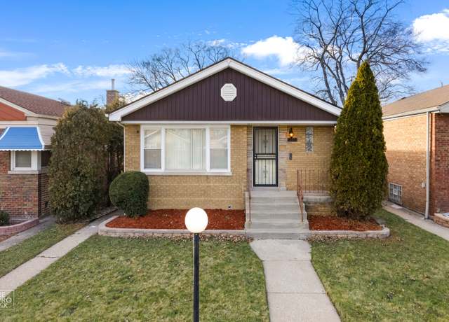 Property at 12552 S Harvard Ave, Chicago, IL 60628, 4 beds, 1 bath