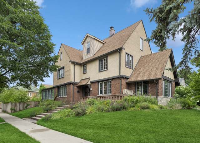 Property at 901 N East Ave, Oak Park, IL 60302, 5 beds, 4 baths