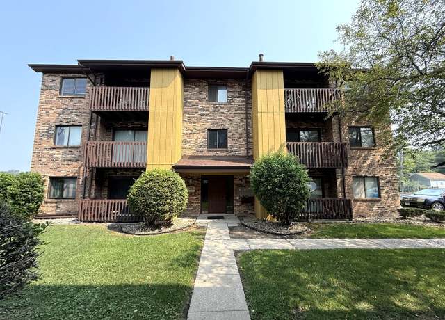 Property at 1253 Cunningham Dr Unit 2W, Calumet City, IL 60409, 2 beds, 1.5 baths