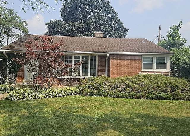 Property at 1376 Whitcomb Ave, Des Plaines, IL 60018, 3 beds, 2 baths