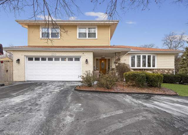 Property at 186 Swallow Ave, Bloomingdale, IL 60108, 5 beds, 3 baths