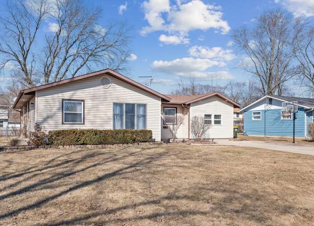 Property at 317 Mohawk Dr, Carol Stream, IL 60188, 4 beds, 2 baths
