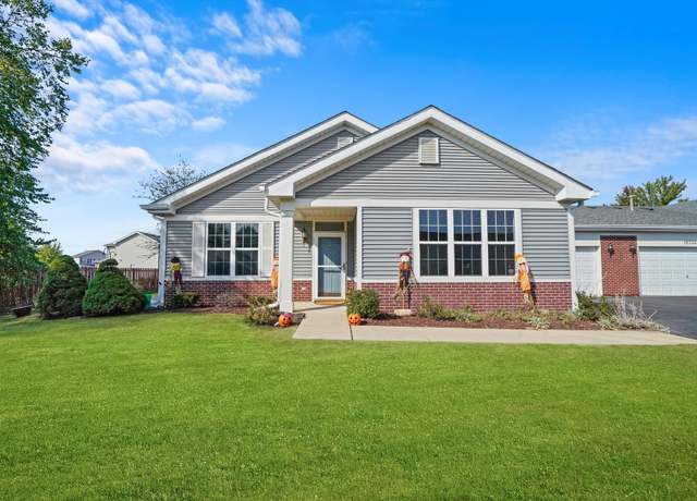 Property at 16356 Crescent Lake Dr, Crest Hill, IL 60403, 2 beds, 1 bath