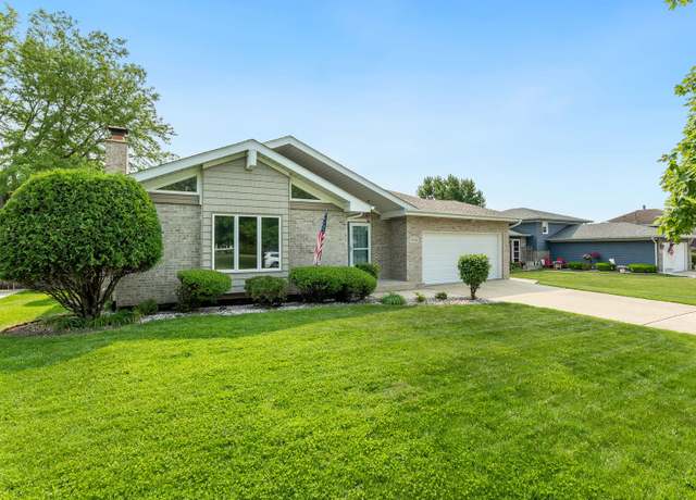 Property at 1936 Sybil Dr, Crest Hill, IL 60403, 3 beds, 2.5 baths