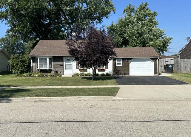Property at 11 Edgewood Dr, Streamwood, IL 60107, 3 beds, 1 bath