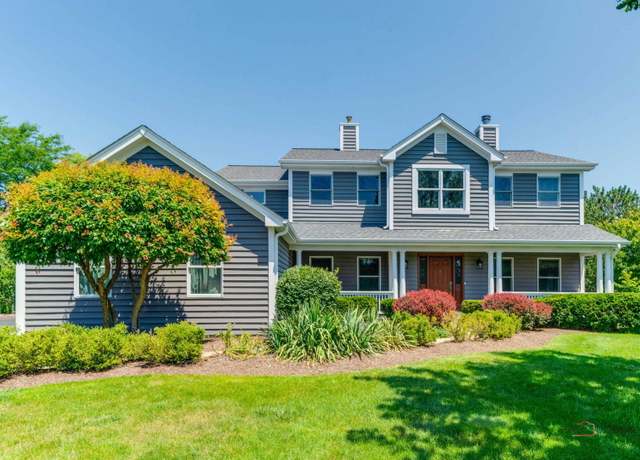 Property at 31016 Prairie Ridge Ct, Libertyville, IL 60048, 4 beds, 3.5 baths